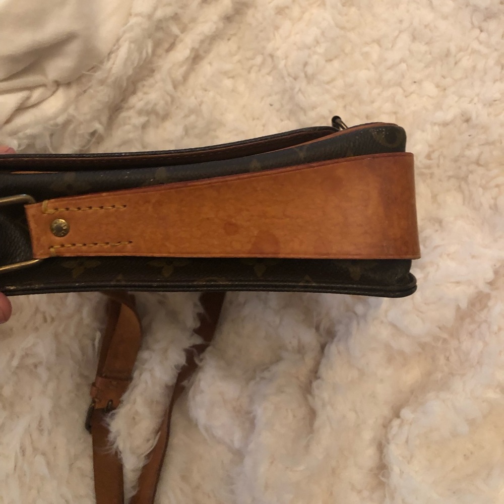 Louis Vuitton crossbody - Picture 7 of 11